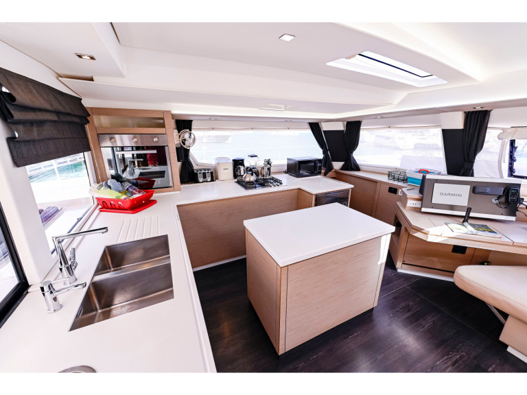 Yacht charter Road Town cheap Fountaine Pajot Saba 50 (Owner's Version)