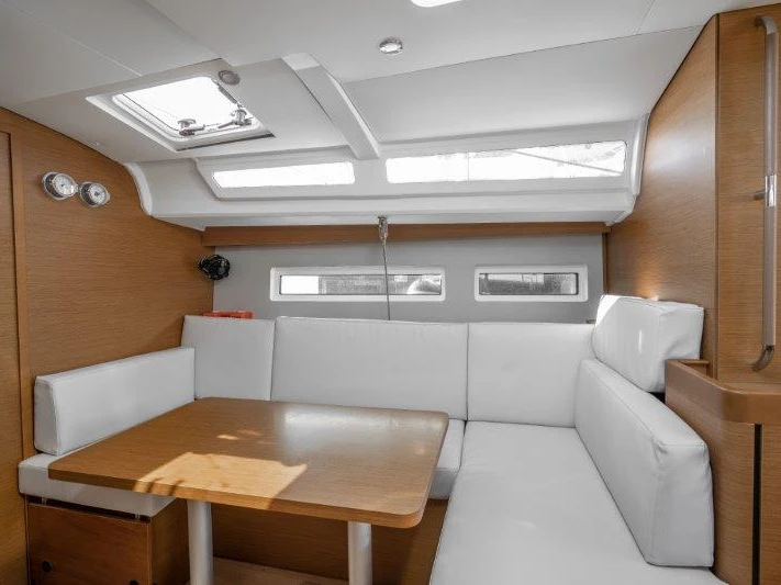 Yacht charter Néa Péramos cheap Sun Odyssey 440