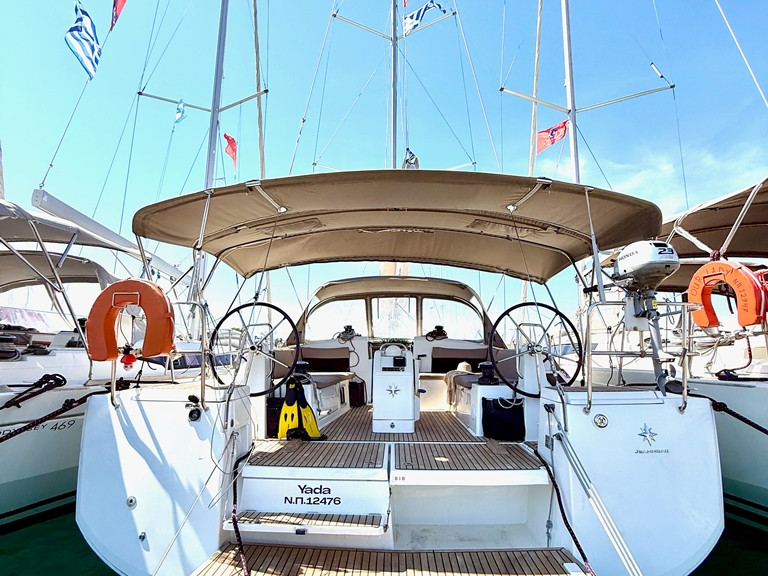 Jeanneau Sun Odyssey 490 in Néa Péramos on SamBoat