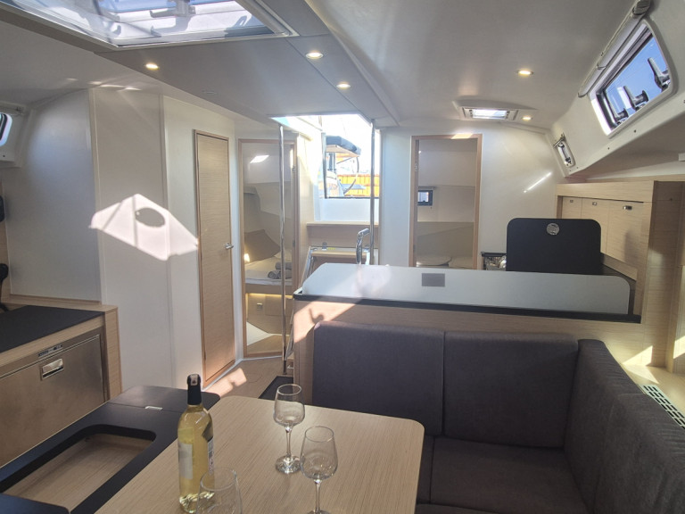 Bareboat Rental Sailboat Hanse with a boat licence