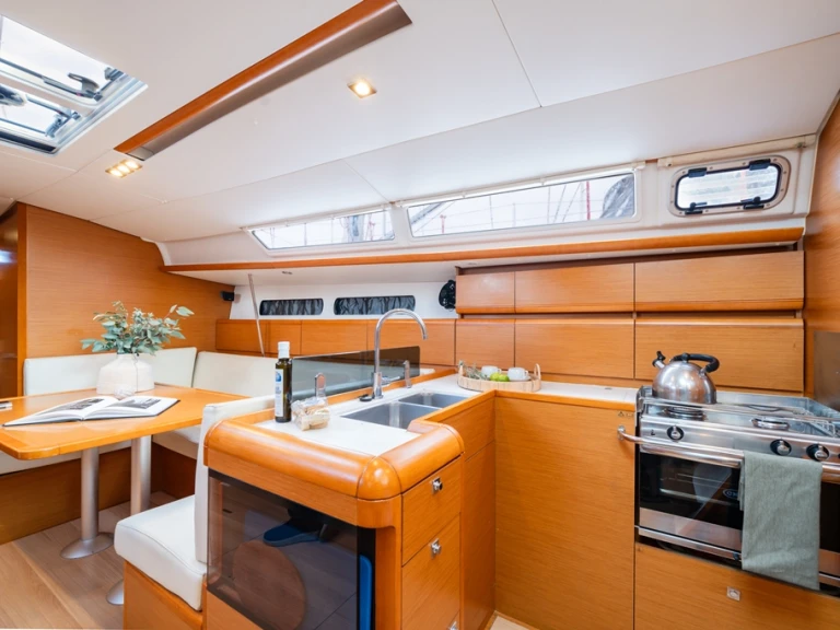 Bareboat Rental Sailboat Jeanneau with a boat licence