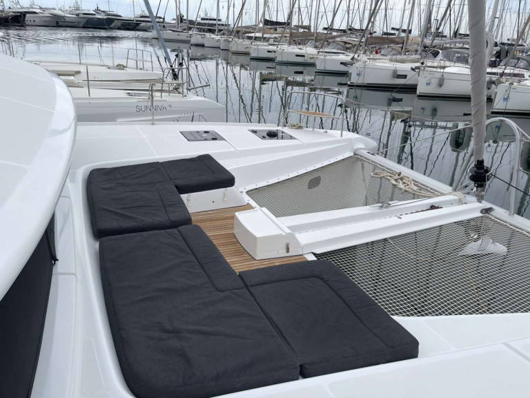 Bareboat Rental Catamaran Lagoon with a boat licence