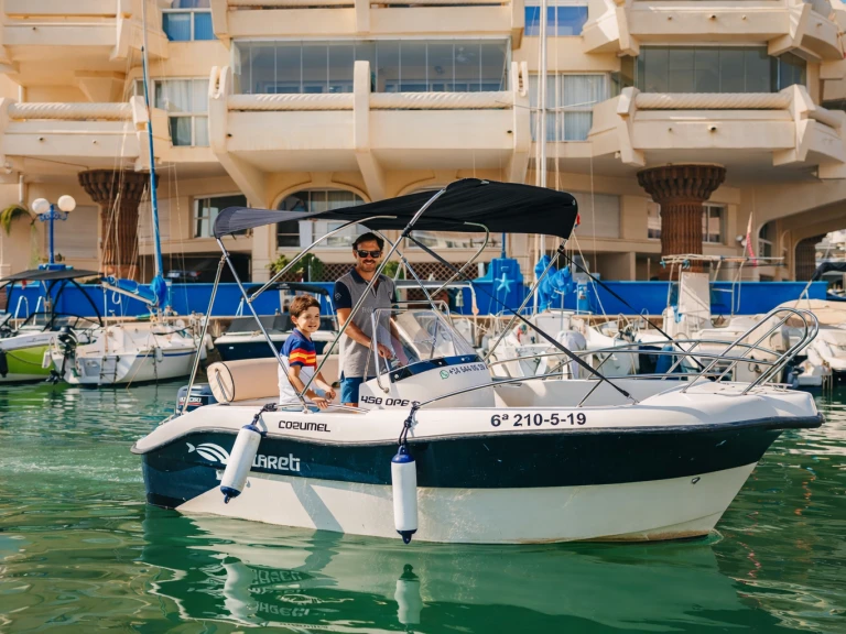 Mareti 450 open in Benalmádena on SamBoat