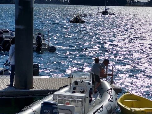 RIB rental in Larmor-Baden - Zodiac Pro 12 Man