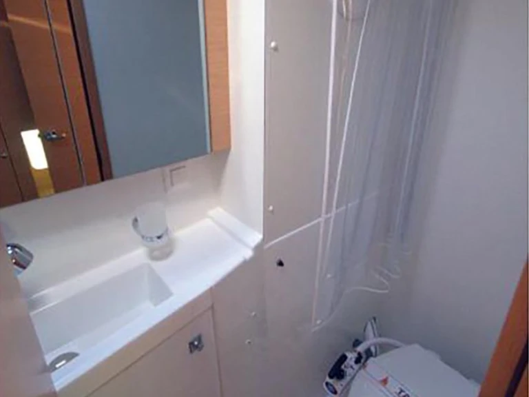 Lagoon Lagoon 39 in Dubrovnik on SamBoat