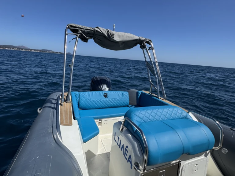 Bareboat Rental RIB Capelli with a boat licence