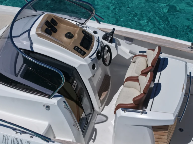 Sessa Marine Kay Large 30 in Ibiza Town on SamBoat