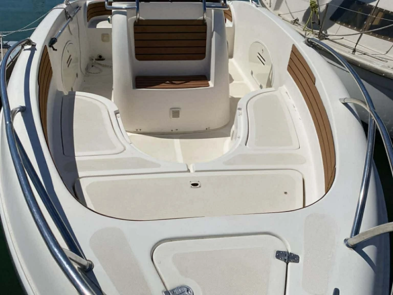 Boat rental Mano Marine Mano Marine 19 Sport Fish in Sainte-Marie-la-Mer on Samboat