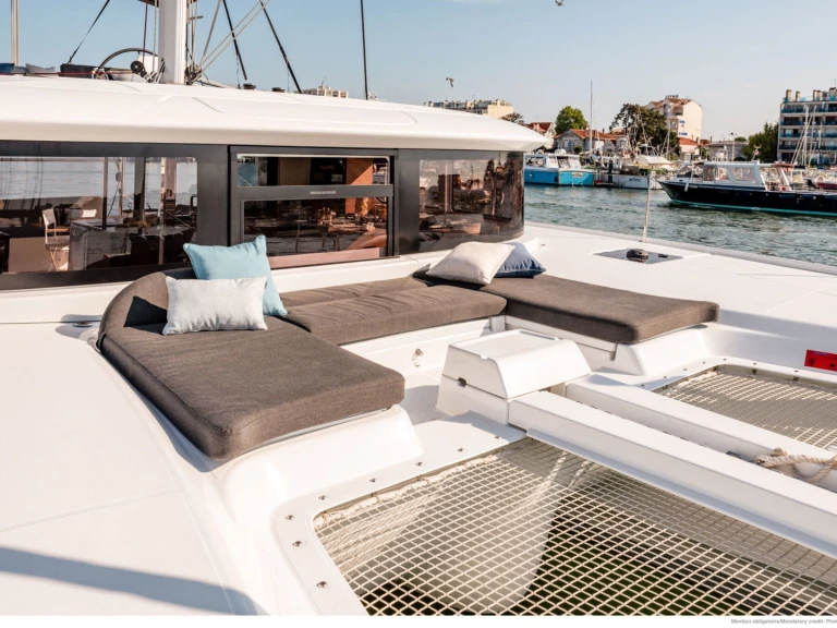 Yacht charter Cugnana Verde cheap Lagoon 46
