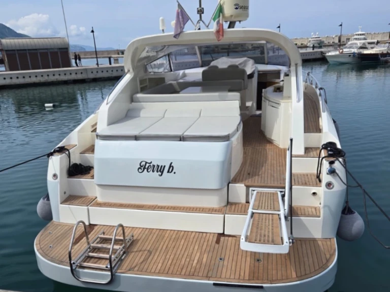 Luxury Yacht for rent Capri at the best price