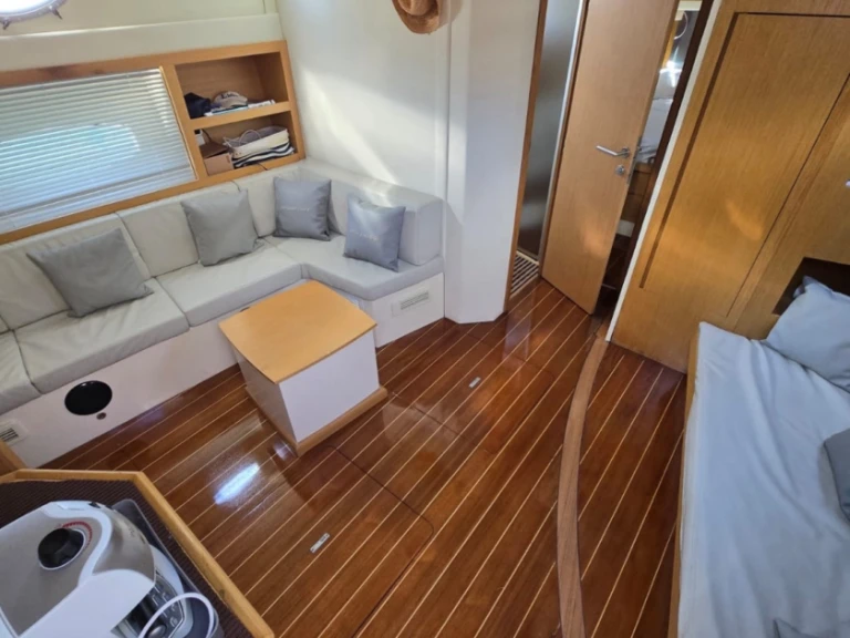 Rent a PRIMATIST By Bruno Abbate G 46 Capri