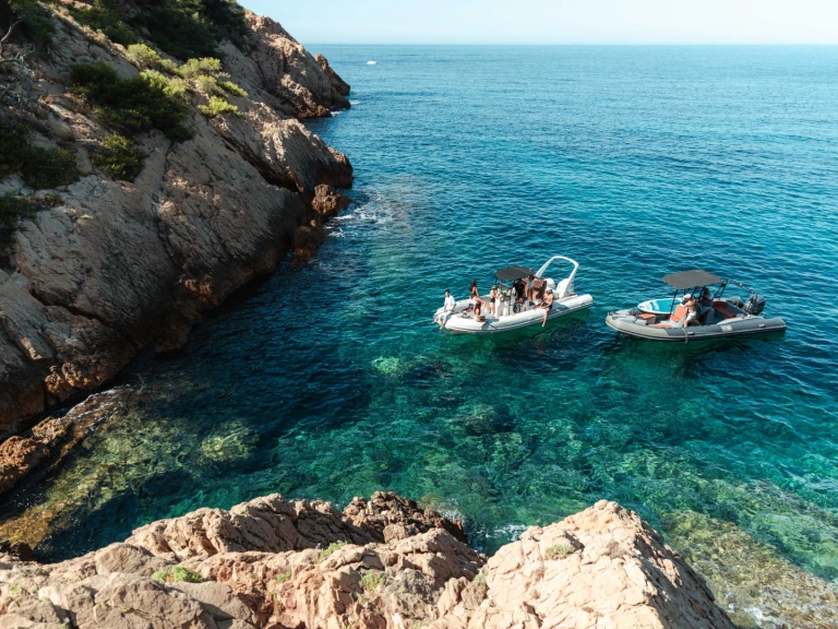 Boat rental LC Marine LC Marine 760 in Marseille on Samboat