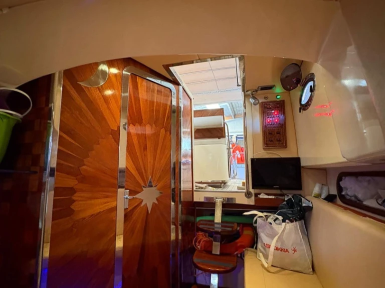 viveur 850 charter bareboat or captained in  Capri