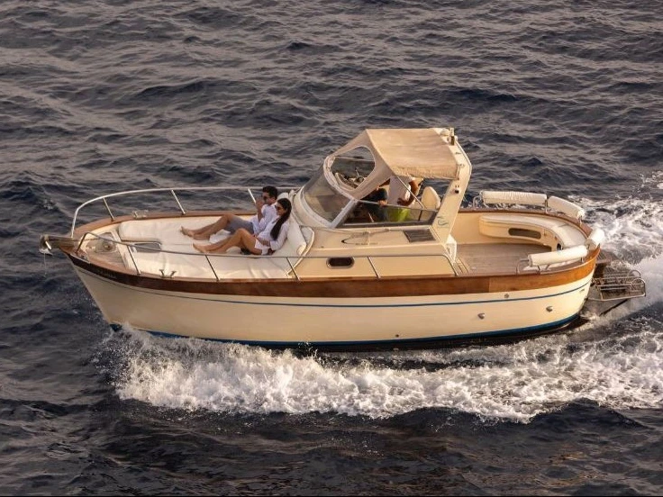 Motorboat rental with or without captain Tecnonautica Sorrento