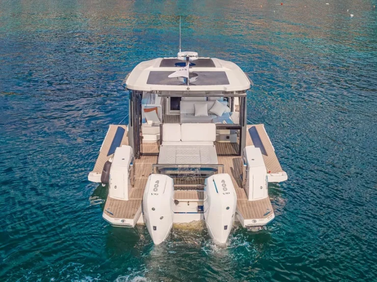 Motorboat rental with or without captain Saxdor Cogolin