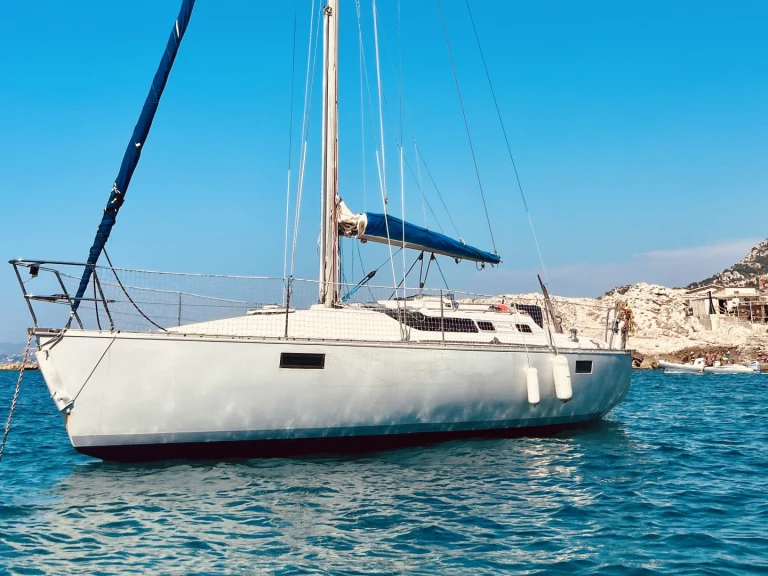 Rent a Bénéteau Oceanis 320 Carnon-Plage