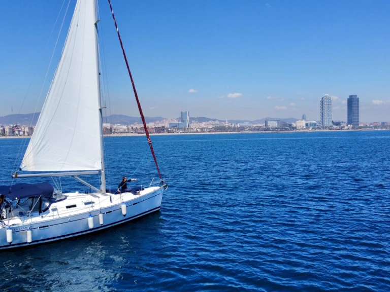 Bénéteau Oceanis 393 Clipper in Barcelona on SamBoat