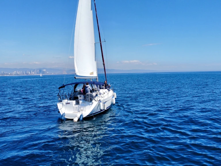 Boat rental Bénéteau Oceanis 393 Clipper in Barcelona on Samboat