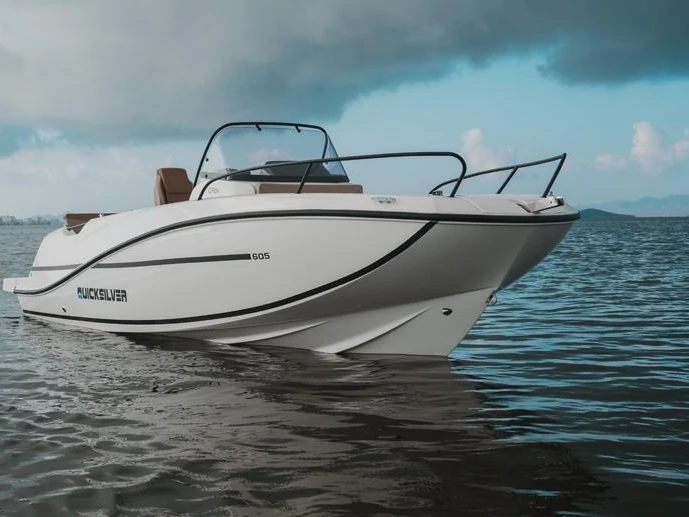 Bareboat Rental Motorboat Quicksilver with a boat licence