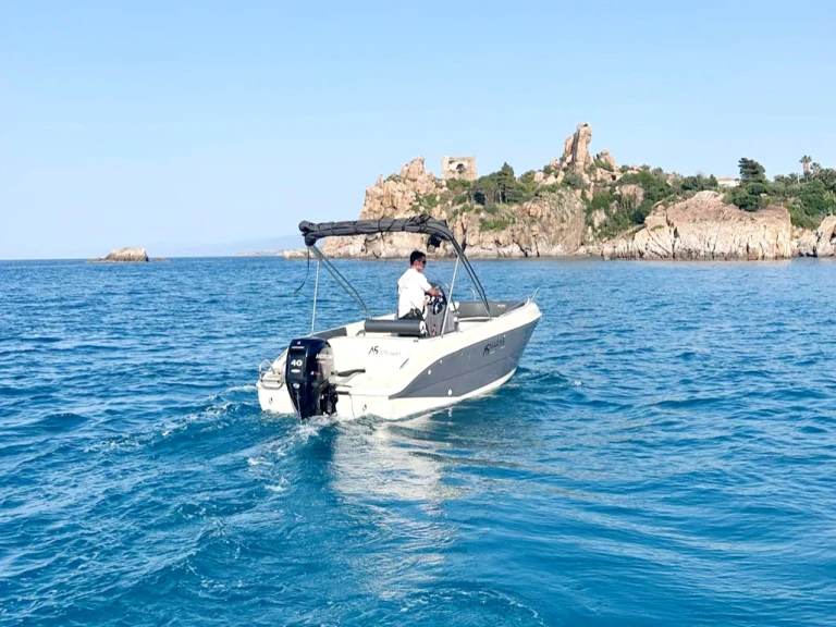 Motorboat rental with or without captain As Marine Cefalù