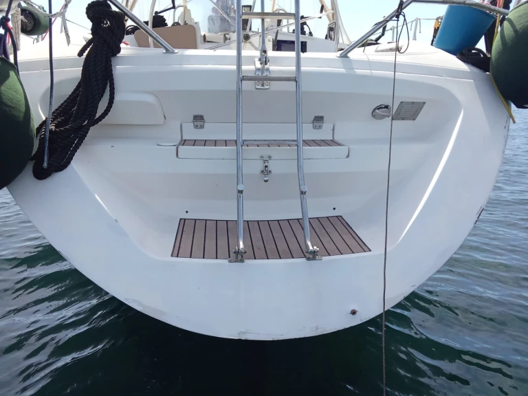 Rent a Jeanneau Sun Magic 44 Baie de Bandol