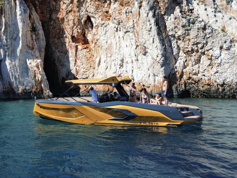 Motorboat rental with or without captain Alesta Marine Split