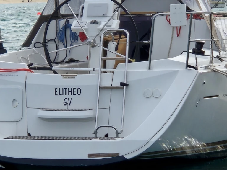 Sailboat rental with or without captain Jeanneau Saint-Quay-Portrieux