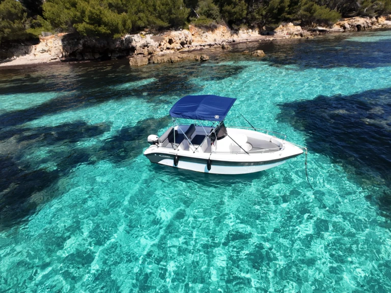 Poseidon BlueWater 170 in Mandelieu-la-Napoule on SamBoat