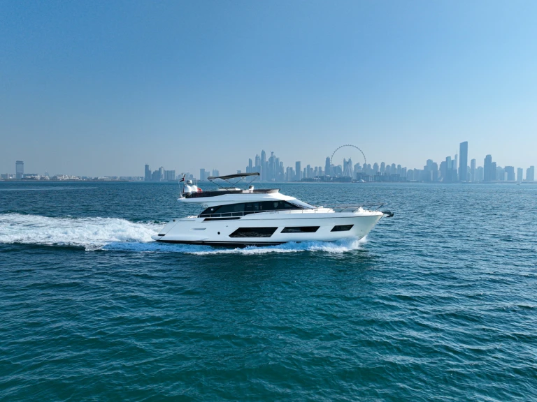 Ferretti FERRETTI 670 in Dubai Marina on SamBoat