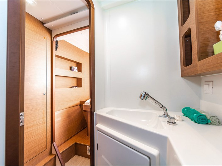 Rent a Lagoon Lagoon 42 Skiathos
