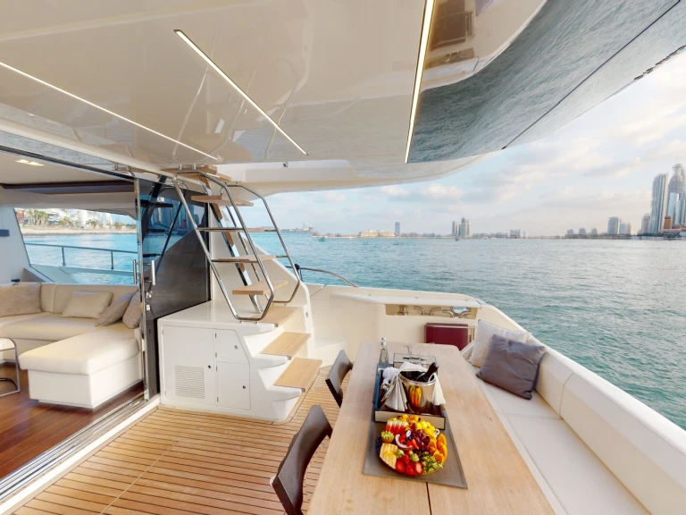 Rent a Ferretti FERRETTI 670 Dubai Marina