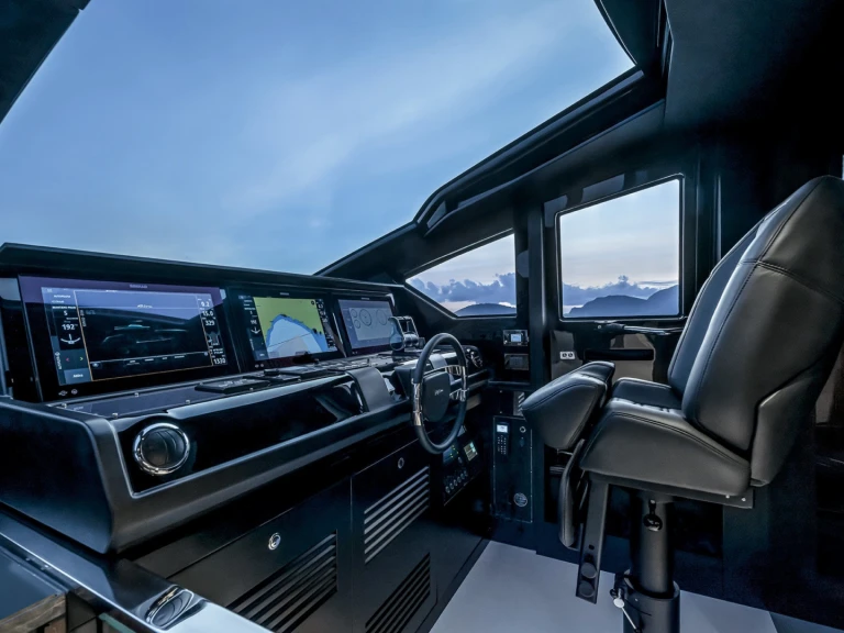 Riva Riva 82 Diva in Dubai Marina on SamBoat