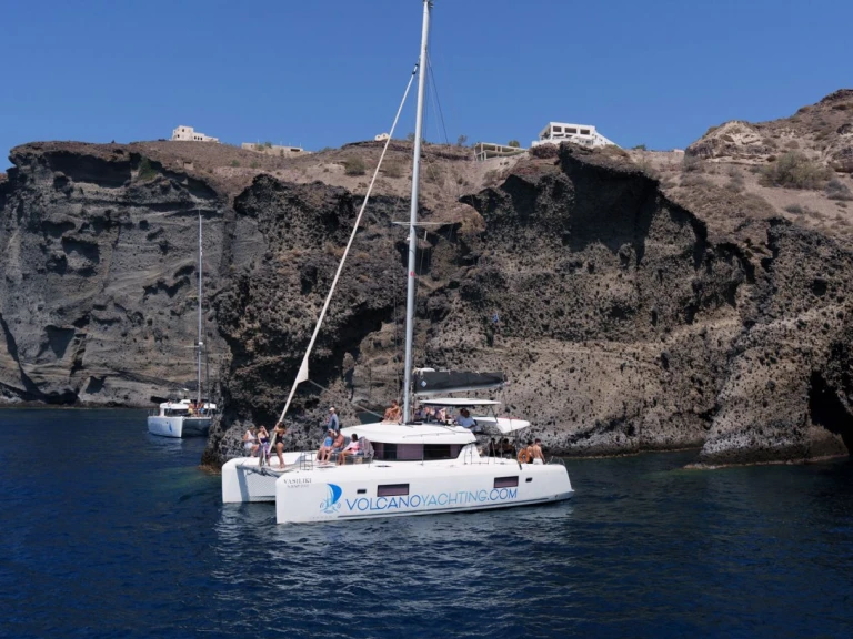 Catamaran for rent Vlychada at the best price