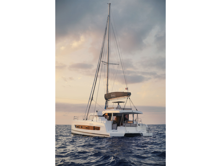 Bali 40 - CatSpace BALI 4.0 charter bareboat or captained in  Pointe-à-Pitre