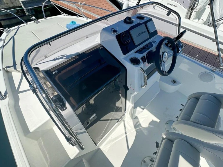 Motorboat rental with or without captain Bénéteau Cambrils