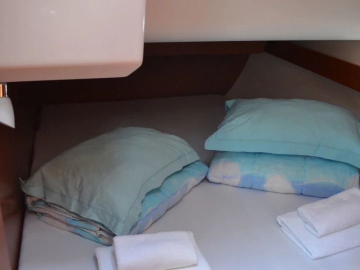 Sailboat for rent Olbia at the best price