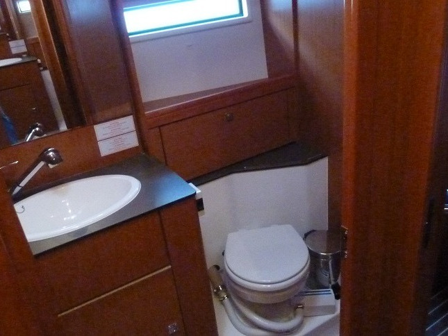 Sailboat rental in Alimos - Bavaria Bavaria Cruiser 56 (6 cab.)