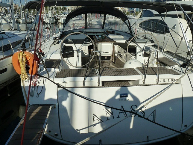 Boat rental Bavaria Bavaria Cruiser 56 (6 cab.) in Alimos on Samboat