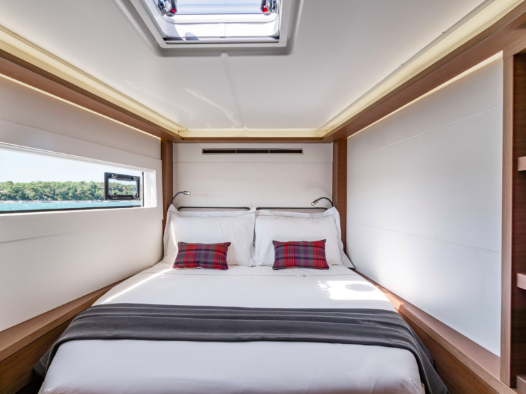 Yacht charter Néa Péramos cheap Lagoon 46