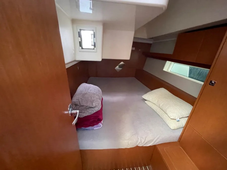 Bareboat Rental Sailboat Bavaria with a boat licence