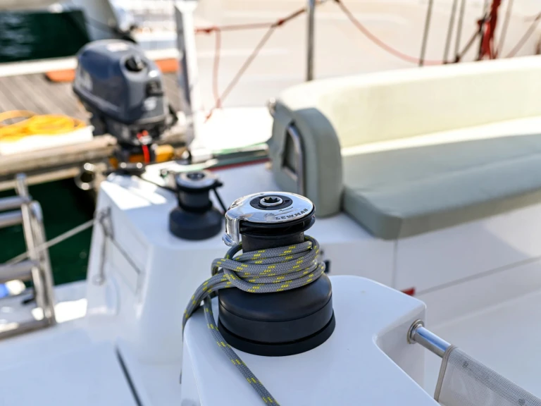 Yacht charter Tivat cheap Bali Catsmart (6 cab.)