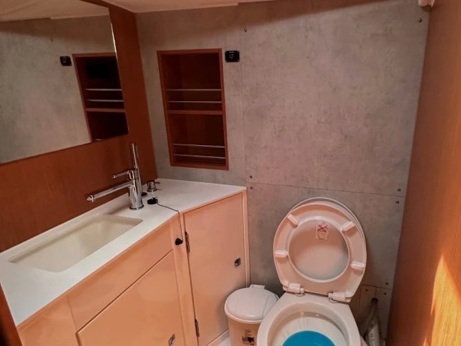 Bareboat Rental Sailboat Bavaria with a boat licence