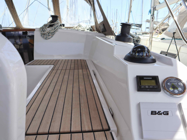 Sailboat rental in Paros (Island) - Bavaria Bavaria C42 (3 cab.)