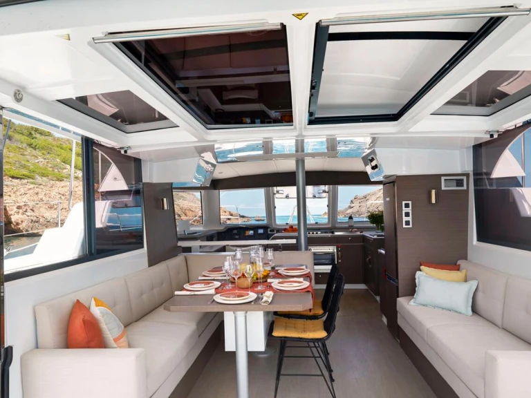 Catamaran for rent Bormes-les-Mimosas at the best price