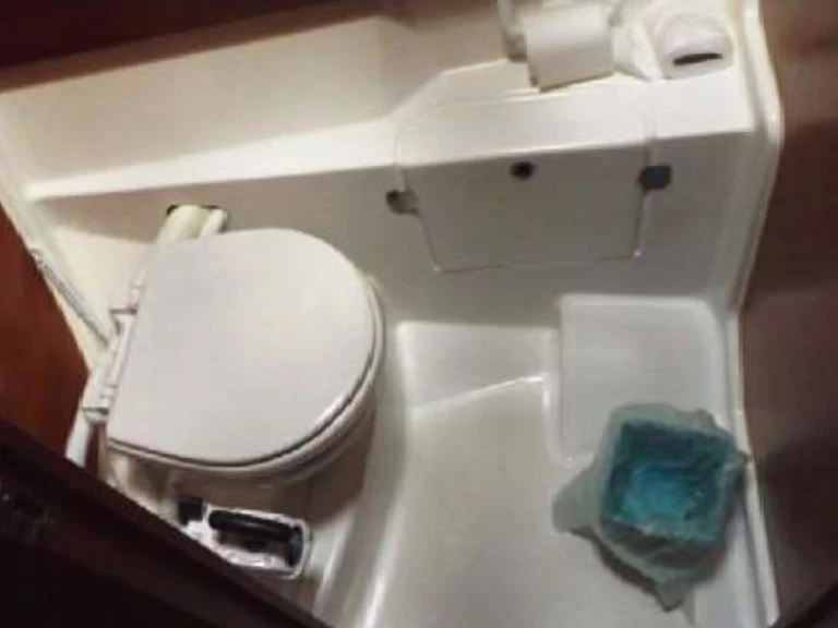 Yacht charter Kalkara cheap Dufour 450 GL (4 cab.)