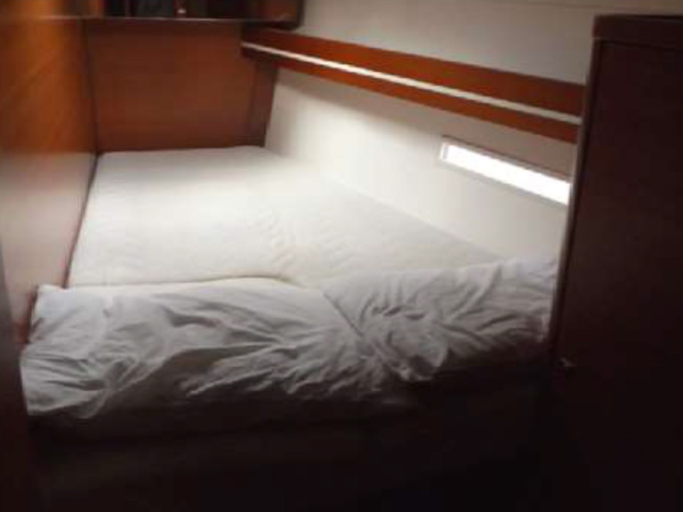 Sailboat rental in Kalkara - Dufour Dufour 450 GL (4 cab.)