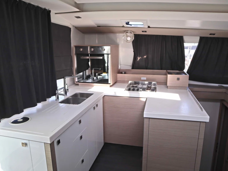 Catamaran rental in Néa Péramos - Fountaine Pajot Astréa 42 Maestro (5 cab.)