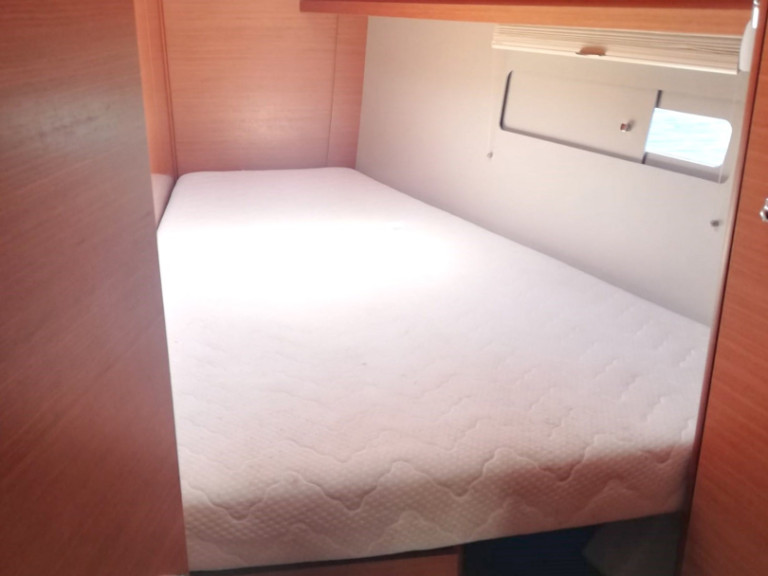 Bareboat Rental Sailboat Dufour with a boat licence