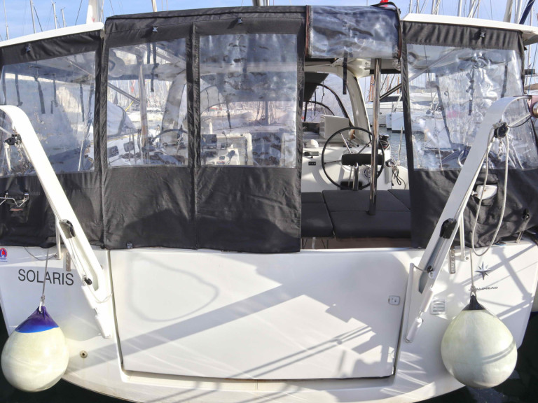 Sailboat for rent Lefkáda at the best price