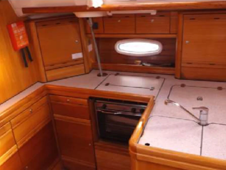Yacht charter Kalkara cheap Bavaria 50 Cruiser (5 cab.)